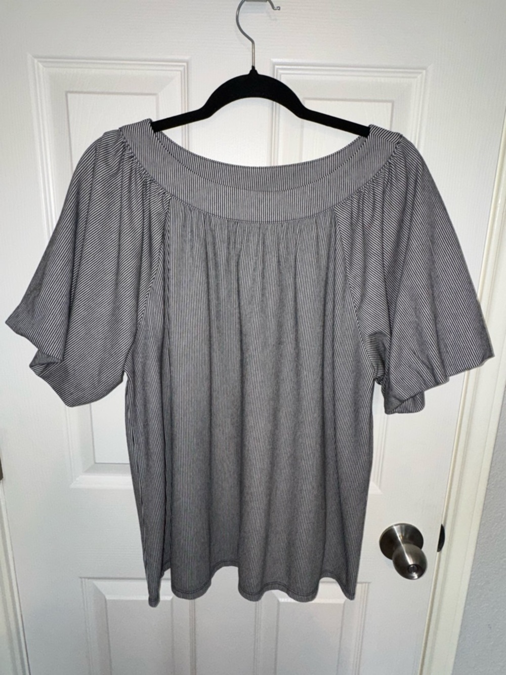Ann Taylor Black & White Stripe Women's Top